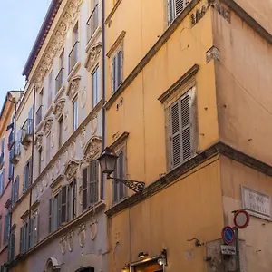 https://domus-lupae-live-in-the-heart-of-rome.it-romehotels.com