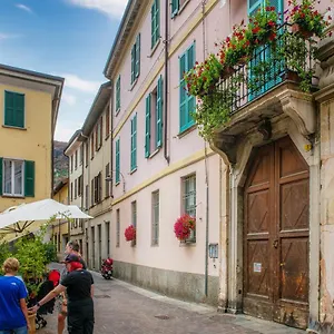 https://glamour-by-myhomeincomo.it-lombardy.com
